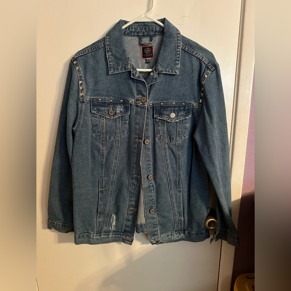 Jean jacket with studs